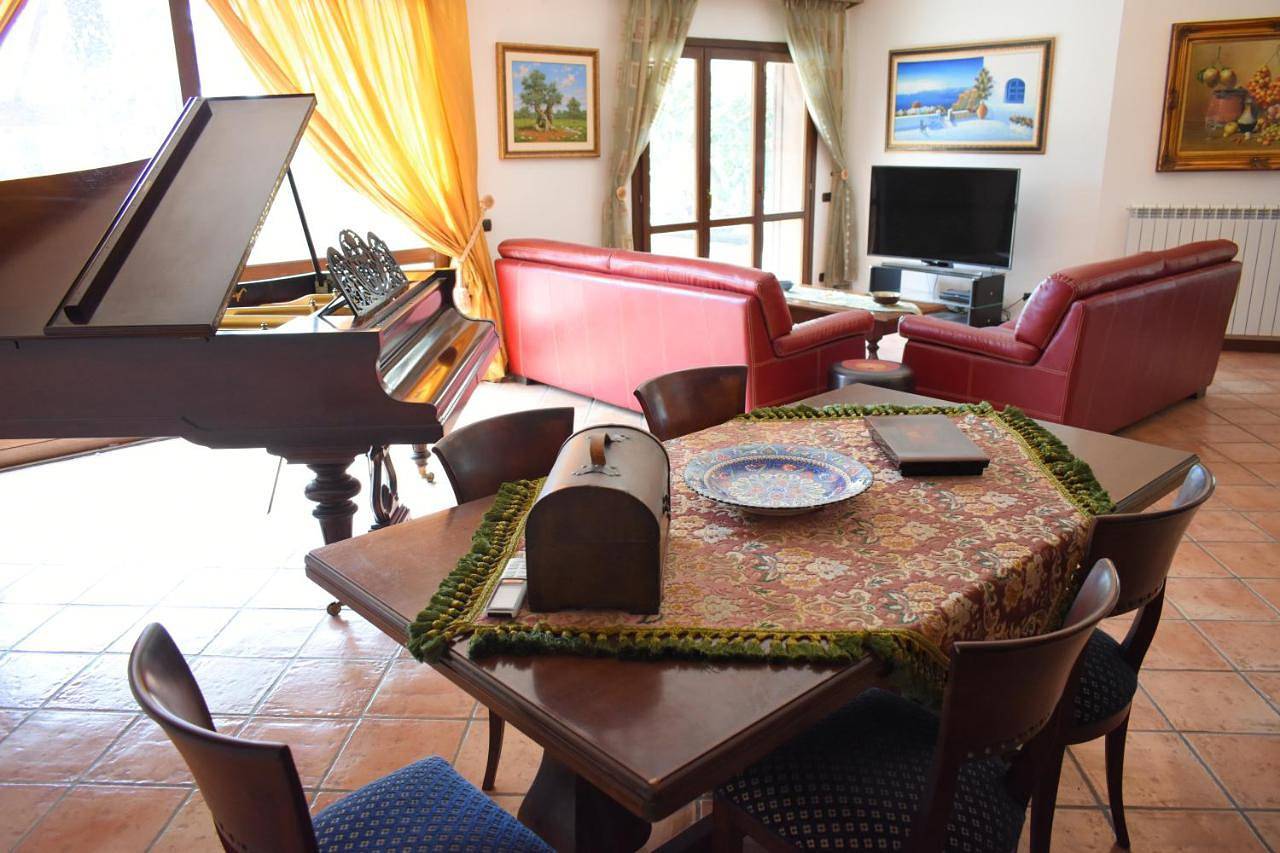 Villa immersa nel verde(*Servizi All Inclusive*) in Copertino, Provincia di Lecce