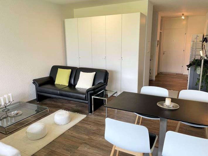 Ganze Wohnung, Sonniges Appartment an exklusiver Wohnlage für einen entspannten Urlaub zu zweit in Porta (Brissago), Brissago