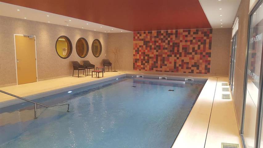 Location de vacances pour 3 personnes, avec piscine ainsi que sauna et jardin à Bezannes - 2