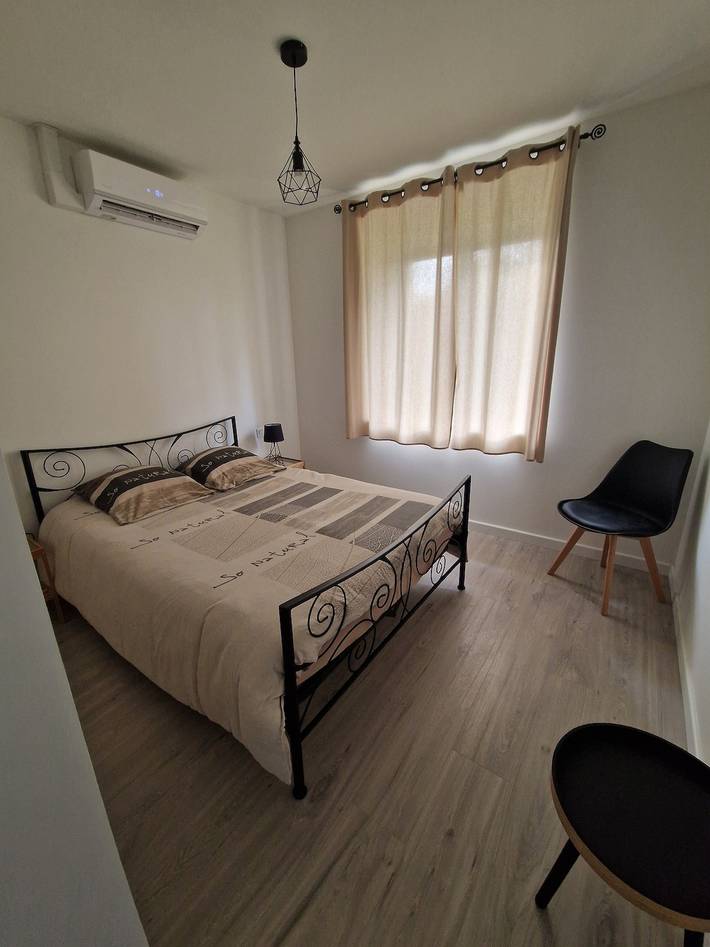 Holiday Home 'L'ô'thentique' with Private Terrace, Wi-Fi and Air Conditioning in Frossay in Frossay, Loiredalen