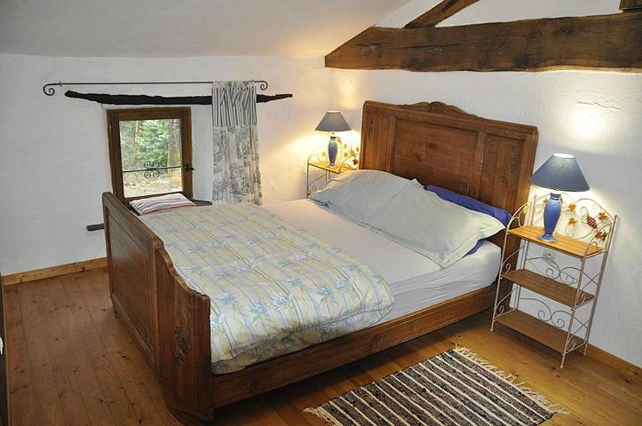 Location de vacances pour 5 personnes, avec piscine ainsi que vue et jardin, adapté aux familles à Vernoux-en-Gâtine - 2