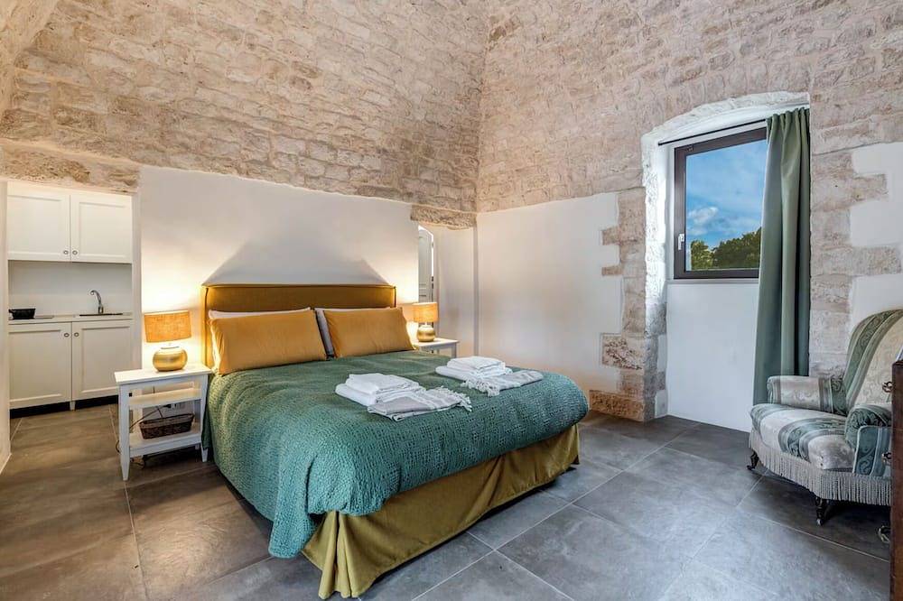 Boutique Trullo in Itria Valley with Private Pool in Calabrese, Province de Bari