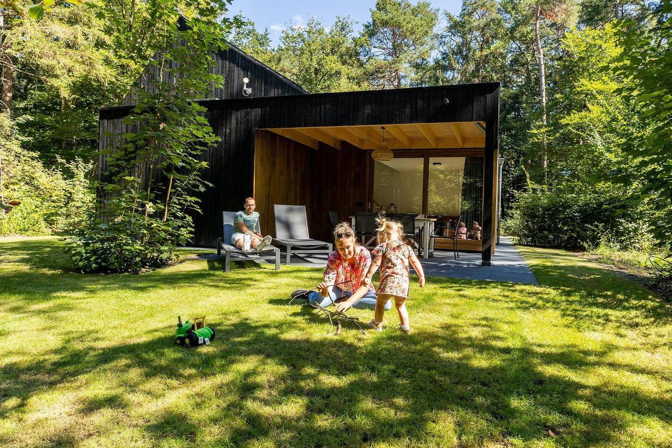 Camping en Bungalowpark de Norgerberg — 6 pers. wellness deluxe bungalow met hottub in Drenthe