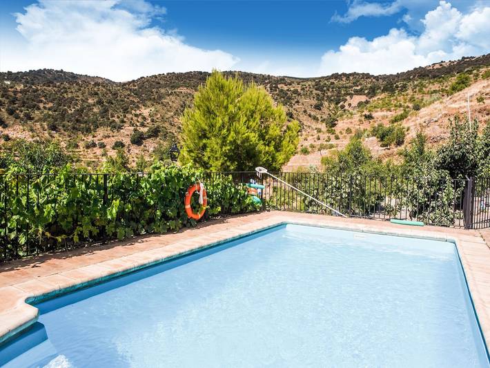 Rustic Cottage in Laroya with Swimming Pool and Terrace in Laroya, Cordillera Penibética