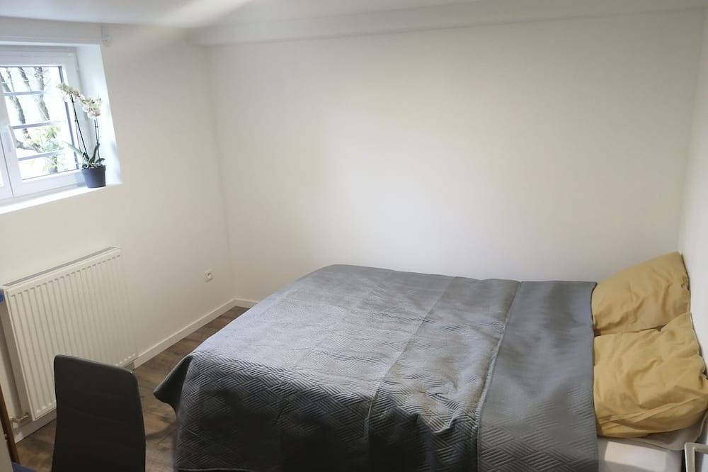 Comfortable private floor in a house in Conflans-Sainte-Honorine, Yvelines
