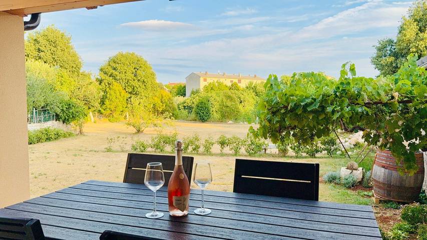 Holiday Home 'Chill House Vodnjan' with Private Terrace, Wi-Fi and Air Conditioning