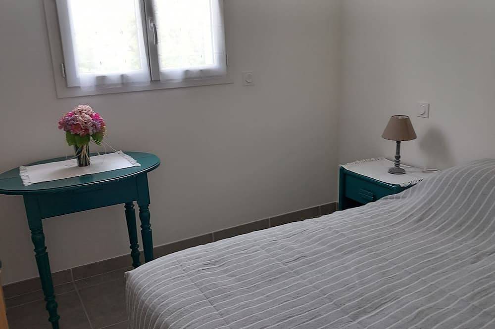 Villa in the Luberon region, pets welcome. in Céreste, Regionaler Naturpark Luberon