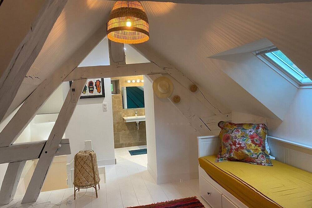 Ferienhaus-Balkon-Eigenes Badezimmer in Noyers, Region Avallon