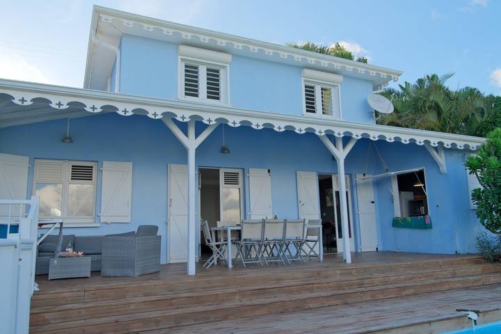 Location de vacances pour 8 personnes, avec jardin ainsi que terrasse et piscine à Le Diamant - 4