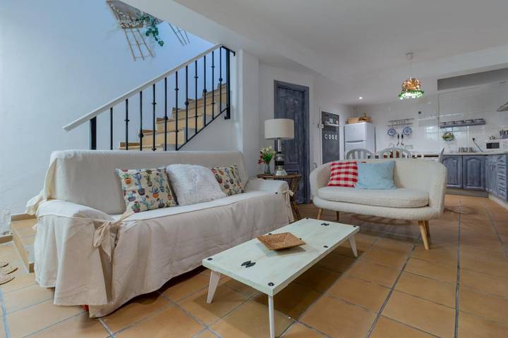 Location de vacances pour 6 personnes, avec vue ainsi que piscine et terrasse à Zuheros - 3