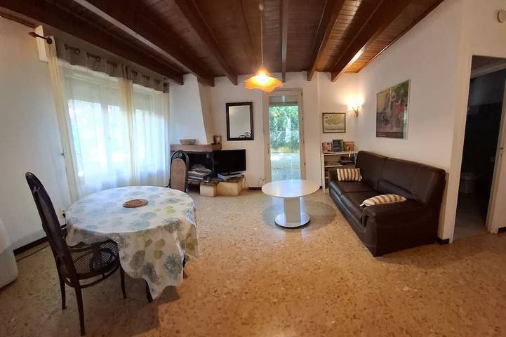 Entire apartment, Spacious holiday cottage and garden in the country in Thuir, Mediterranean Coast (France)