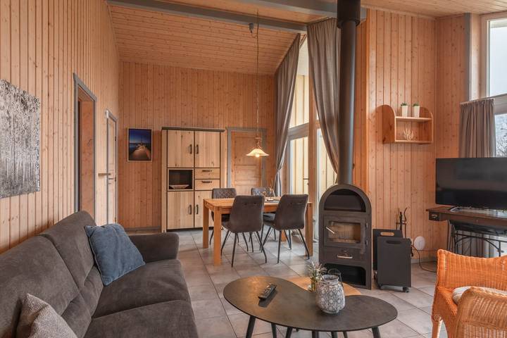 Ferienhaus für 4 Personen, mit Whirlpool und Terrasse sowie Garten und Sauna in Rechlin - 4