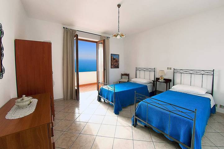 Huis in Villa in Amalfi met prachtig uitzicht op zee, glasvezel wifi in Tovere, Amalfi
