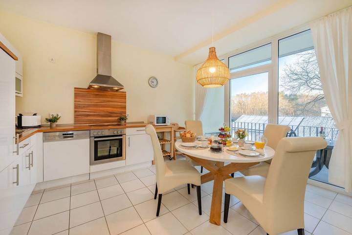 Ganze Wohnung, Südwind 13 - zwei Schlafzimmer in bester Lage, Sauna, Schwimmbad und Balkon in Strand Zempin, Zempin