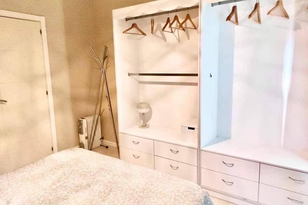 Entire apartment, Apartment 'Happy Sevilla' with Private Terrace, Wi-Fi and Air Conditioning in Alcalá de Guadaíra, Sevilla Province