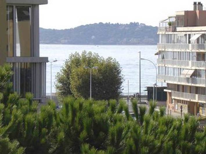 Ganze Wohnung, Klimatisiertes 2-Zimmer-Apartment nahe Strand, Parkplatz, Haustiere erlaubt - Sainte-Maxime in Sainte-Maxime, Mittelmeerküste (Frankreich)