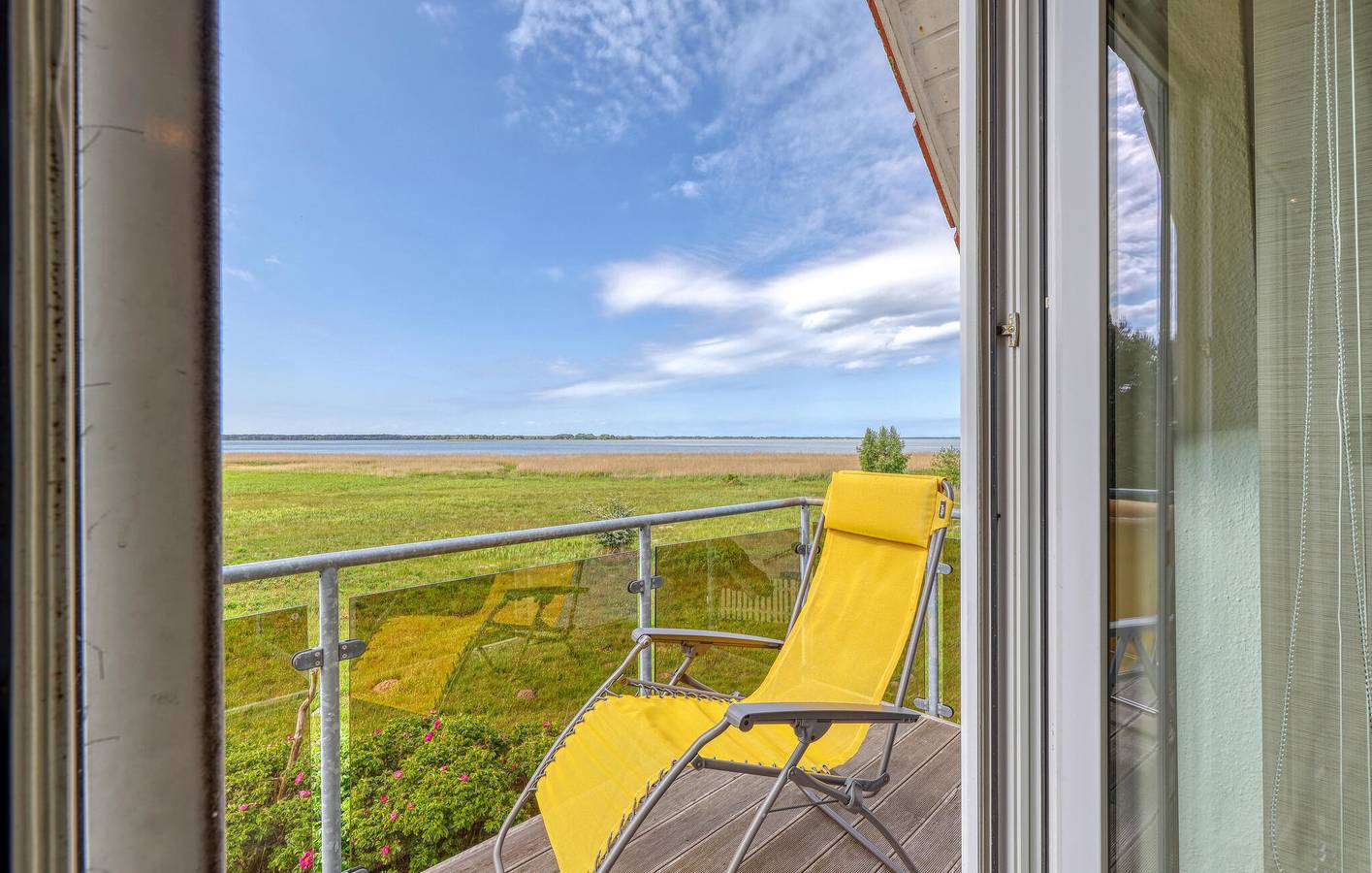 Ganze Ferienwohnung, Gemütliches Küstenappartement mit Terrasse und Parkplatz in Fuhlendorf, Vorpommern