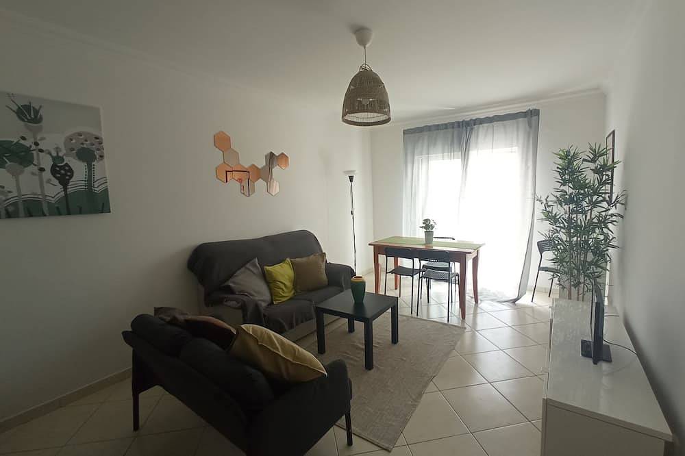 Apartamento entero, 1C Amplio apartamento de 1 habitación con barbacoa in Quarteira, Distrito de Faro