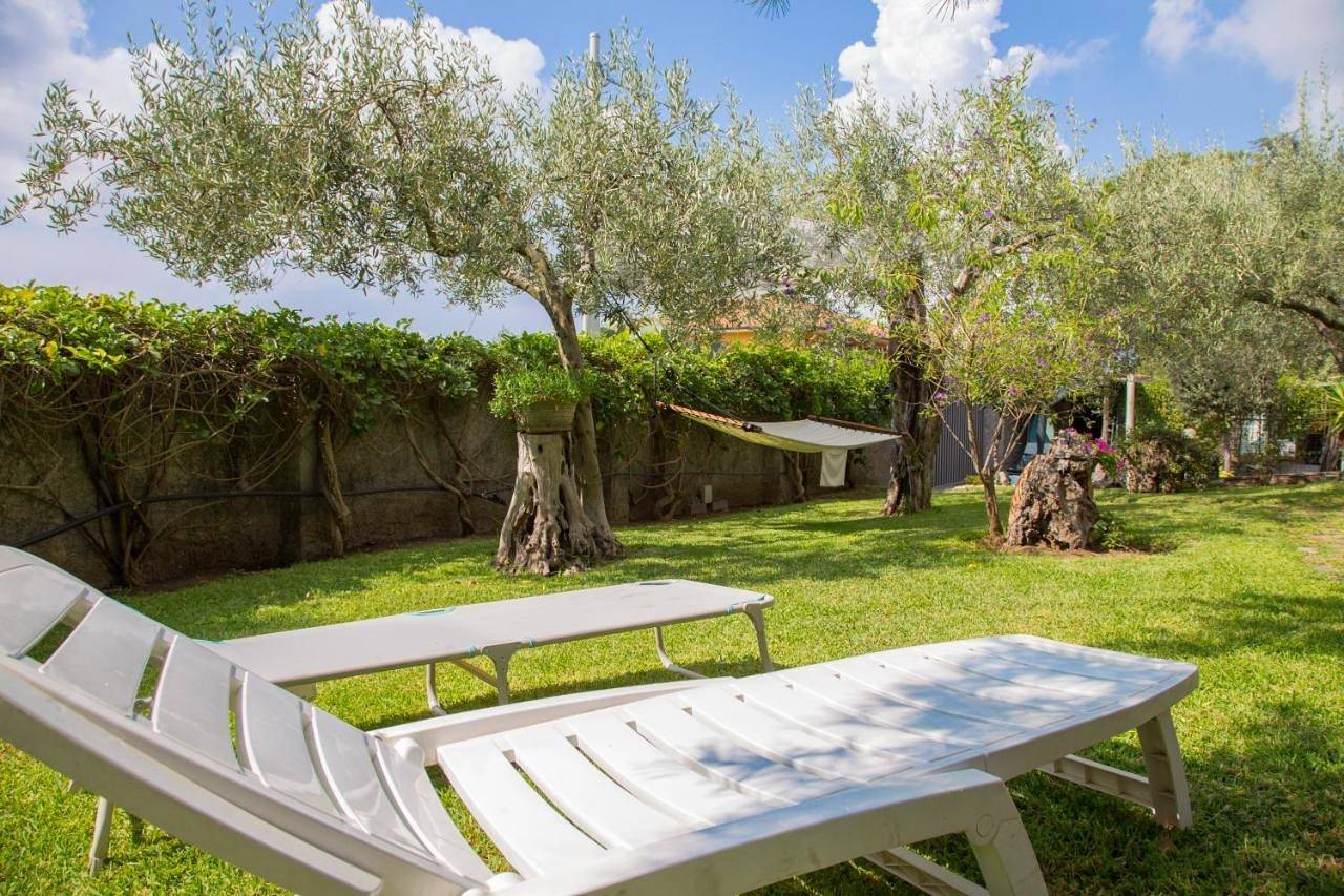 Triple Room with Private Bathroom in Mascalucia, Catania e dintorni