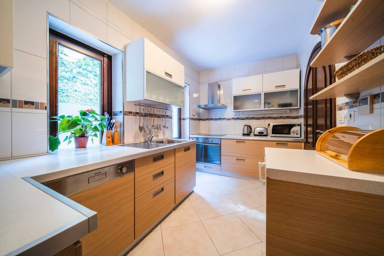 Luxury Beachfront Villa Dubrovnik Oasis with Pool in Mandrač, Grad Dubrovnik