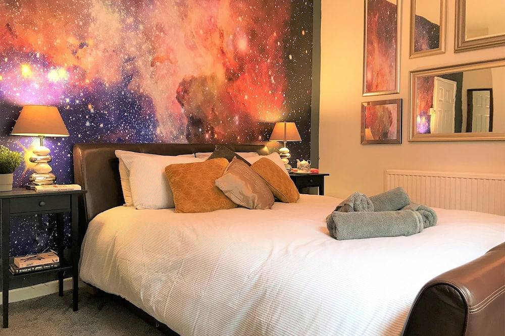 Central Wigan Welcoming Townhouse sleeps up to 6 in Wigan, Greater Manchester
