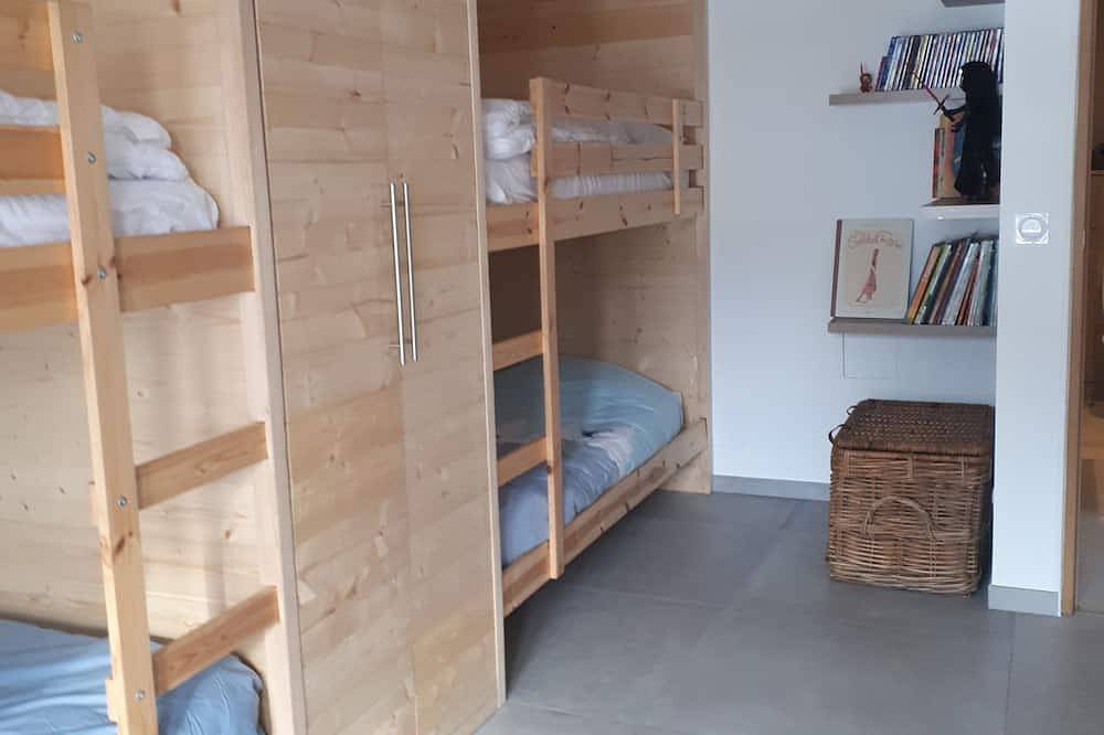 Contemporary family chalet 2 minutes from \"La Colmiane\" ski resort in Valdeblore, Nice region