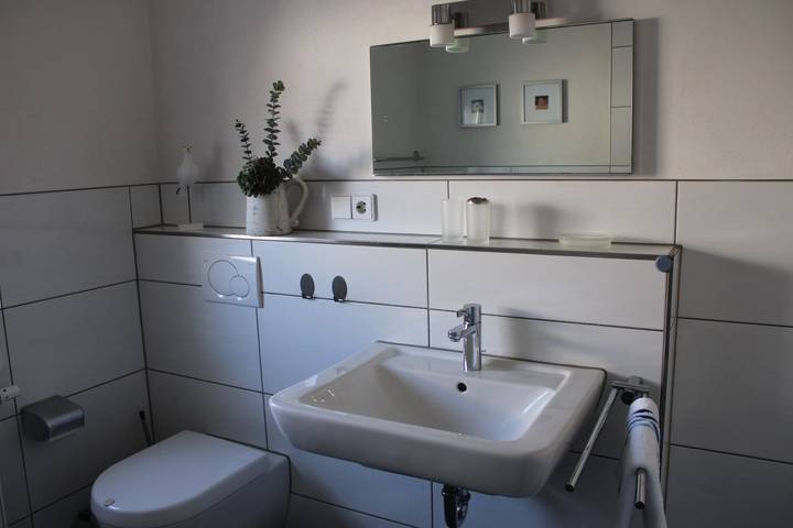 Ganze Ferienwohnung, Rosi’s Steinbergblick - Ferienwohnung 60qm, 1 Schlafzimmer für 1-3 Personen in Durbach, Mittlerer Schwarzwald