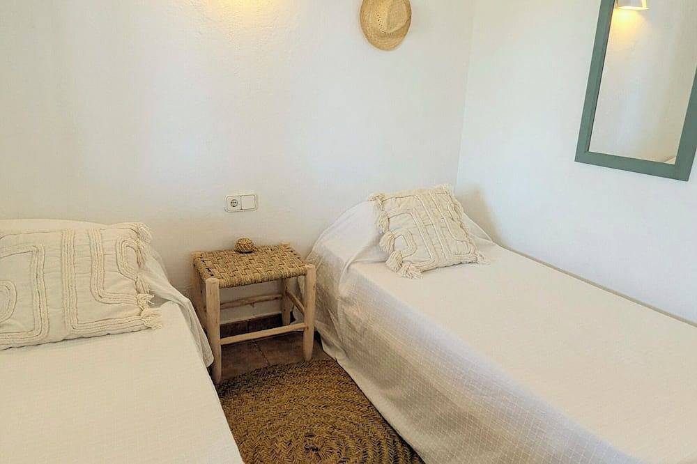 Casa menorquina con piscina privada, vistas al mar a 10 minutos de la playa in Cala en Porter, Costa de Menorca