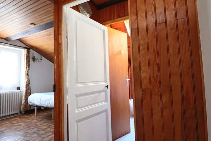 Gîte pour 4 personnes, avec terrasse dans Gare De La Bourboule - 3