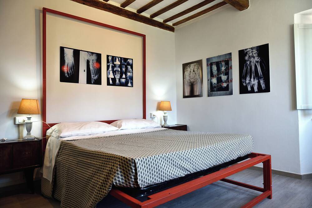 Red Iron Room · Casa del Fattore, Villa Luzi in Treia (Italien), Macerata Provinz