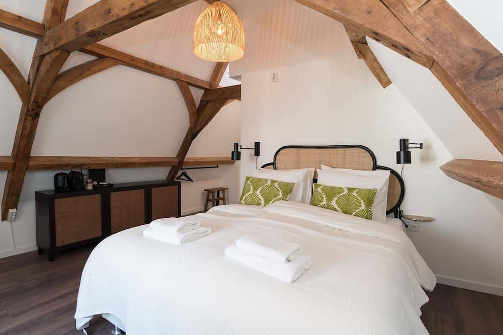 Six Boutique Hotel - Romantic Attic Room in Haarlem, Mer du Nord Pays-Bas