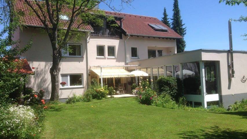 Ferienwohnung für 3 Personen, mit Garten und Seeblick, kinderfreundlich in Konstanz