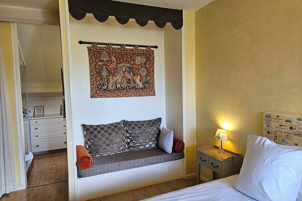 La Terre d'Or, large cozy cottage with garden and pool on the vineyards in Beaune, Beaune und Umgebung