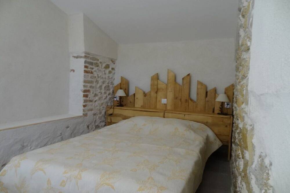 Former Cevennes sheepfold with year-round heated spa in Bagard, Cevennen