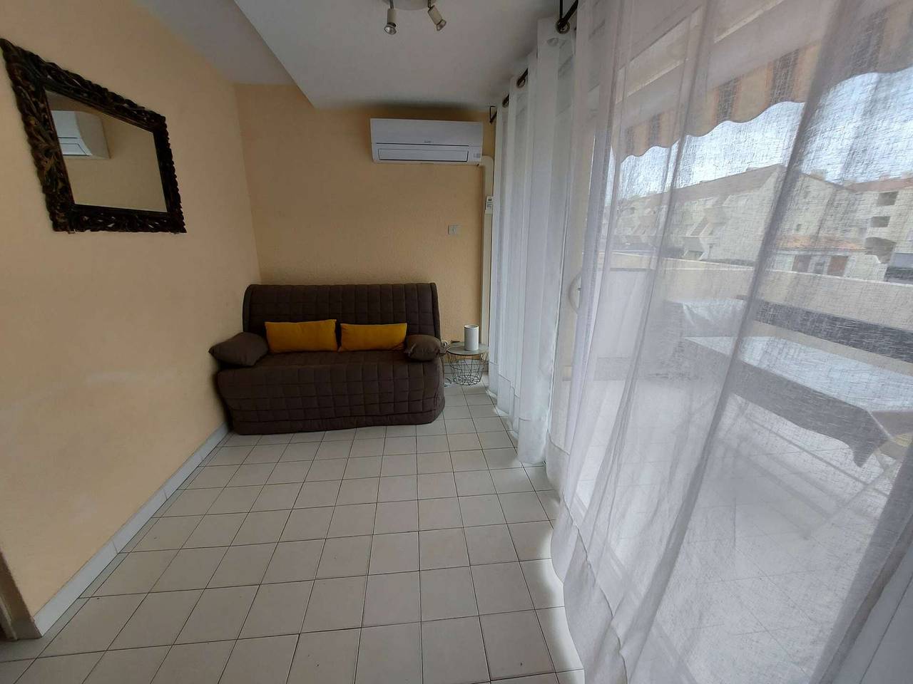 Entire apartment, Beachfront 2-Room Apartment with A/C, Terrace & Private Parking in Marseillan, Mediterranean Coast (France)