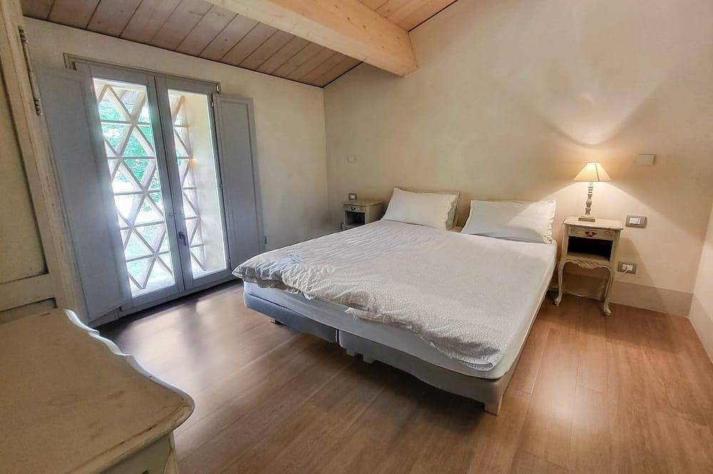 Gerestaureerde boerderij met privé zwembad, onovertroffen uitzicht en Wifi! in Castelnuovo di Garfagnana, Garfagnana