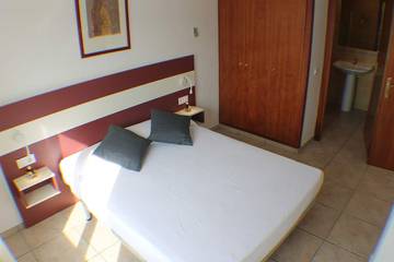 Gîte pour 6 Personnes dans Canyelles Petites, Roses, Photo 1