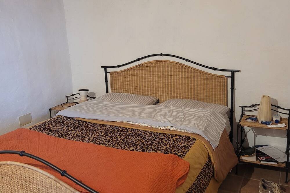 Piccola villa situata in una tranquilla piscina e vista mare / Golfo di Policastro in Maratea, Provincia di Potenza