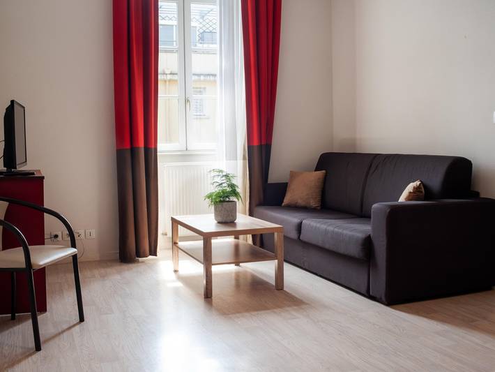 Gîte pour 2 personnes, avec piscine, adapté aux familles à Dinan - 2