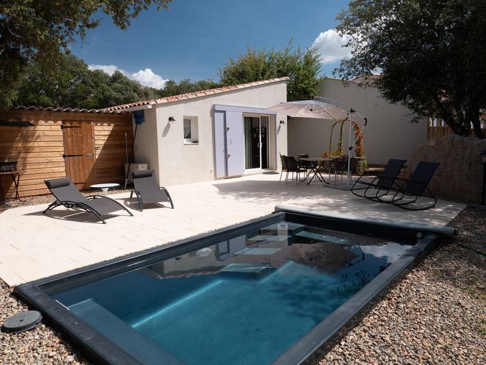 Gîte pour 4 personnes, avec jardin et terrasse à Fox-Amphoux