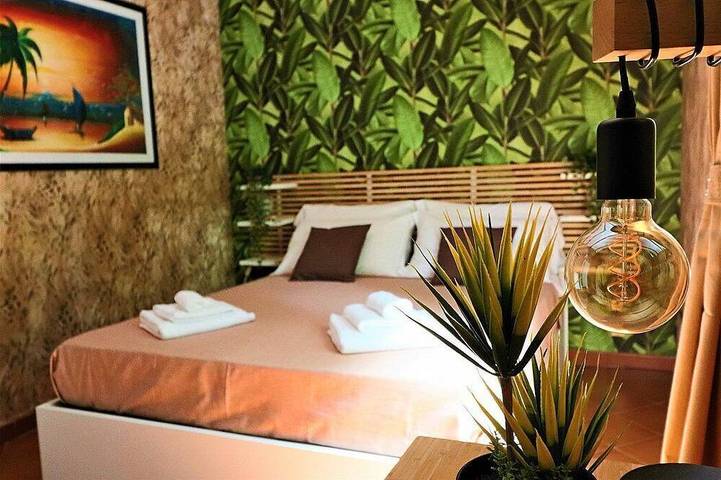 Villa Lisa: A characteristic and welcoming three-story villa in a quiet position, located on a hillside above the sea, with Free Wi-Fi. in Sorrento, Naples Province