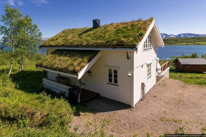 Ferienhaus für 8 Personen, mit Balkon und Whirlpool sowie Terrasse und Garten in Vesterålen - 4