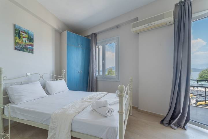 Entire apartment, Apartment 'Quadruple  4' with Sea View, Wi-Fi and Air Conditioning in Nikiana, Alexandros