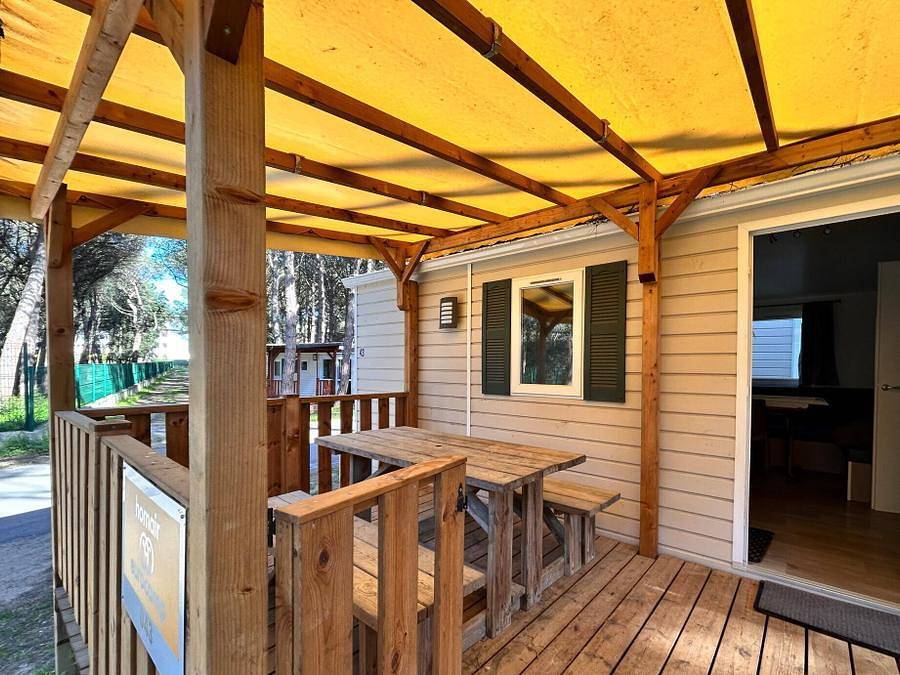 Camping Neptuno  - Mobilhome 4 personas - Confort Xl | 2 Dormitorios | 4 Pers. | Terraza elevada | Aire acondicionado. in Pals, Costa Brava