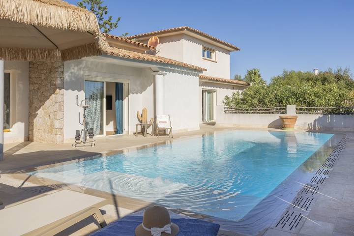 Villa pour 6 personnes, avec Terrasse et Piscine à L'Île-Rousse