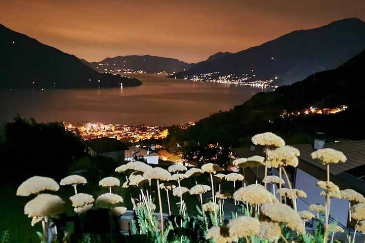 Villa for 5 people, with yard and terrace in Lake Como