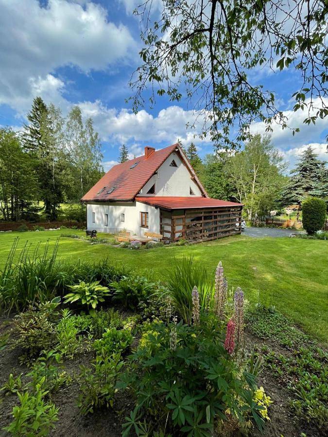 Ferienhaus für 8 Personen, mit Ausblick und Garten
