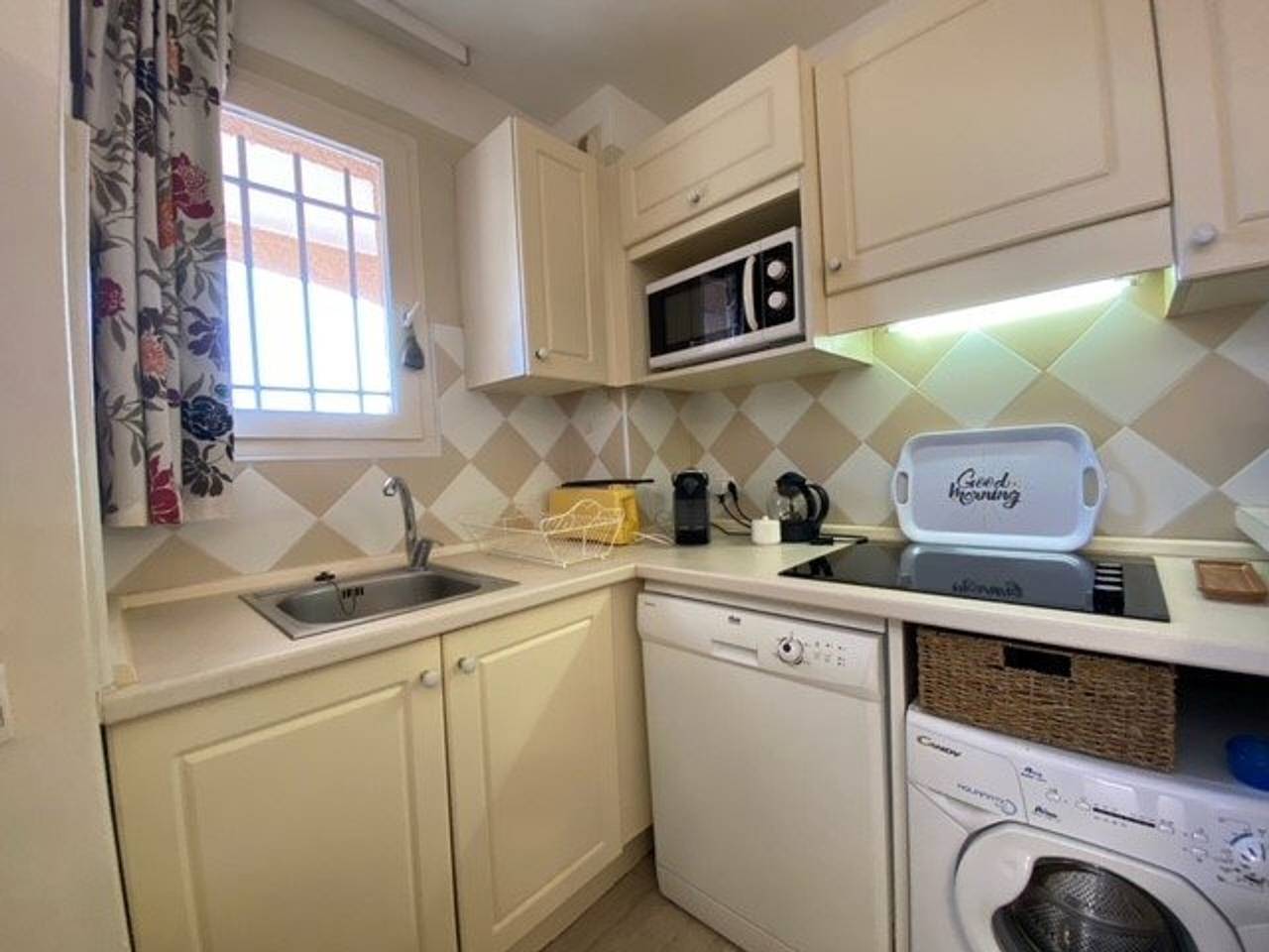 Entire apartment, T3 cabin in Les Issambres with pool and parking in Roquebrune-sur-Argens, Draguignan region