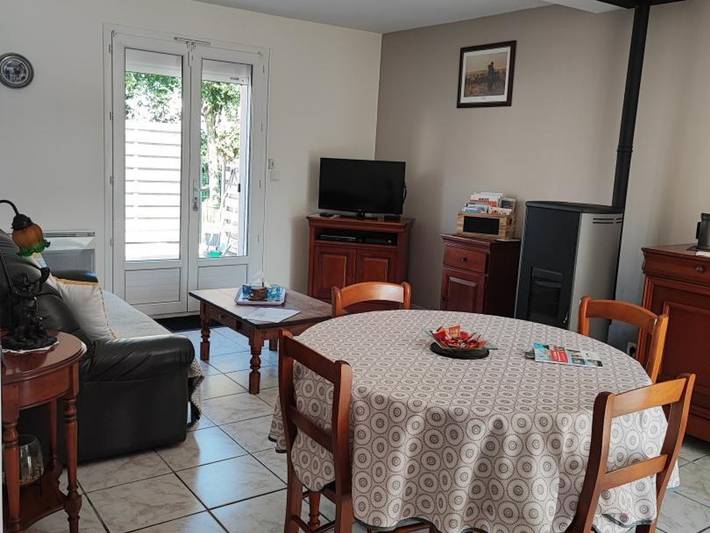 Acogedora casa con terraza privada, WiFi y fácil acceso a la playa in Hesdigneul-lès-Boulogne, Boulogne-sur-Mer region