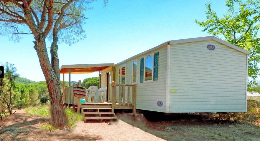 Gîte pour 6 personnes, avec jacuzzi et bassin pour enfant à Le Muy